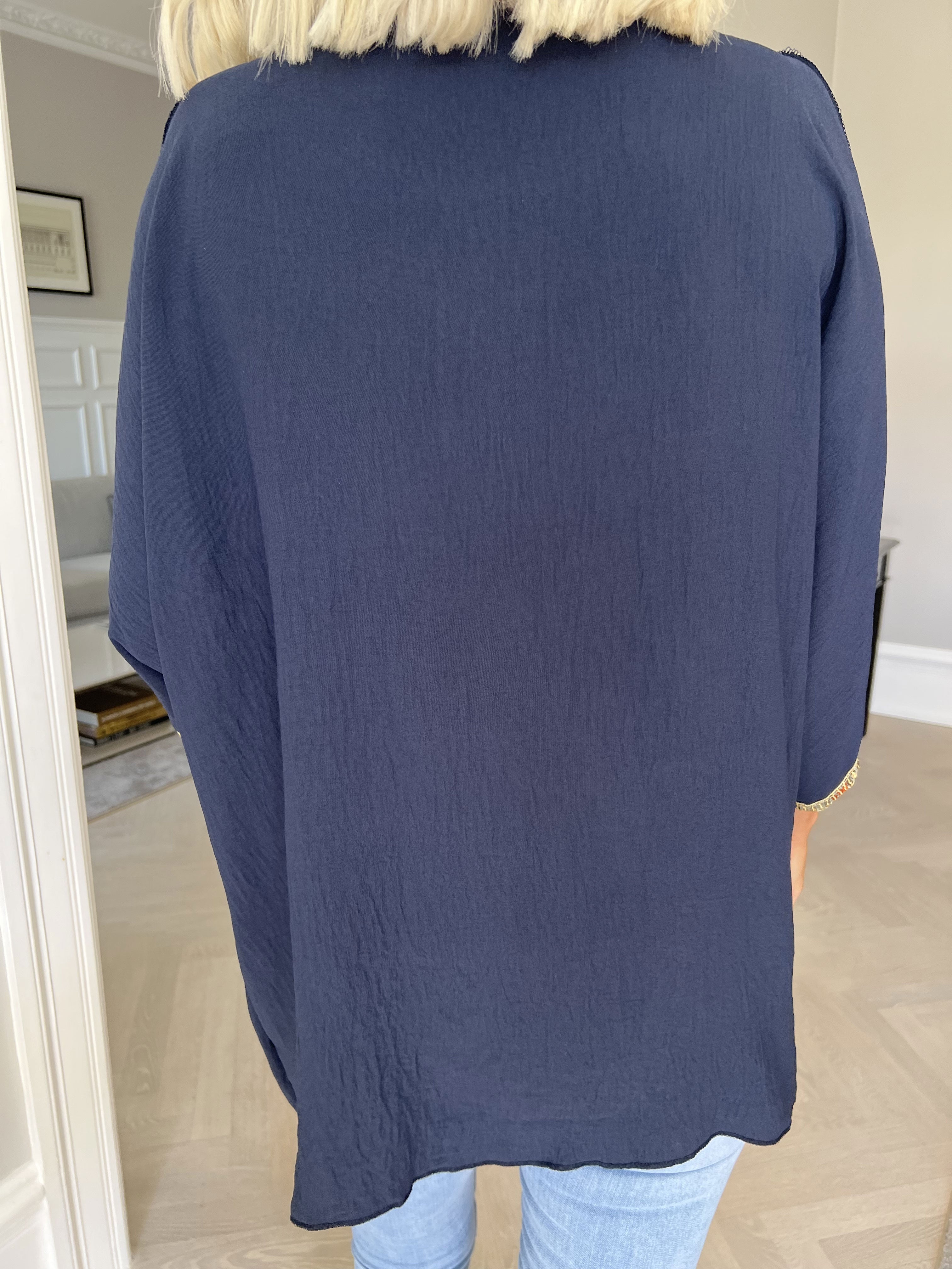 Capri - Tunika med öppna ärmar - Black